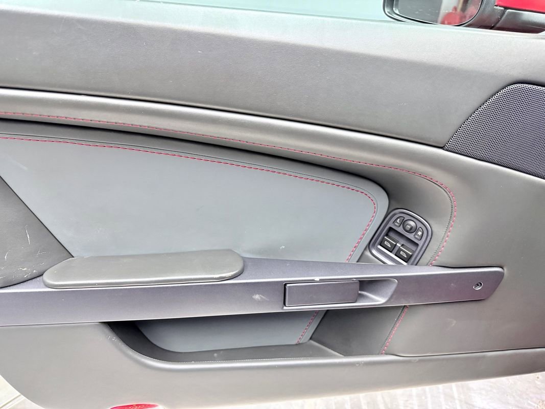 Used 2006 Aston Martin V8 Vantage Coupe RWD image 13