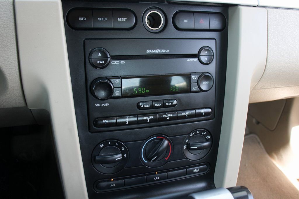 Used 2006 Ford Mustang Premium image 24