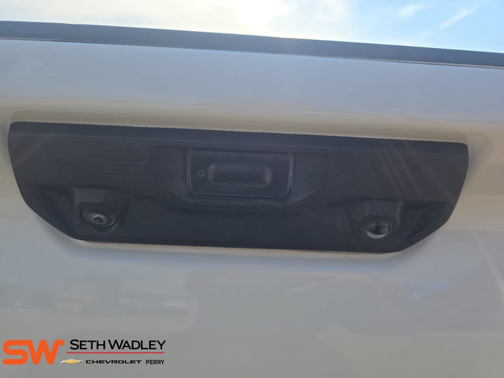 Used 2025 Chevrolet Silverado 2500 LT w/ Convenience Package AWD/4WD image 14