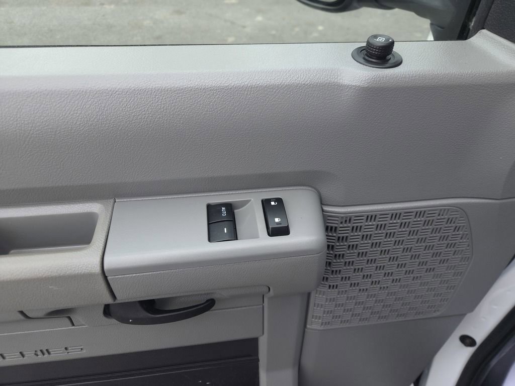Used 2022 Ford E-350 and Econoline 350 Super Duty w/ Power Windows & Locks Group RWD image 15
