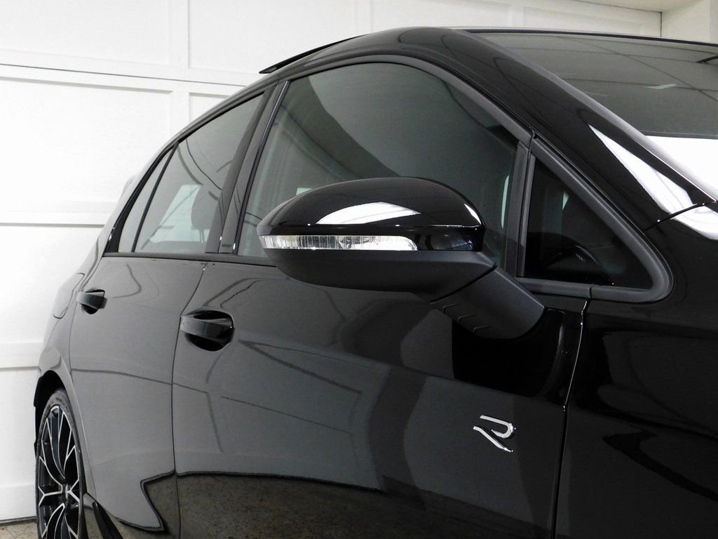 Used 2025 Volkswagen Golf 2.0T image 10