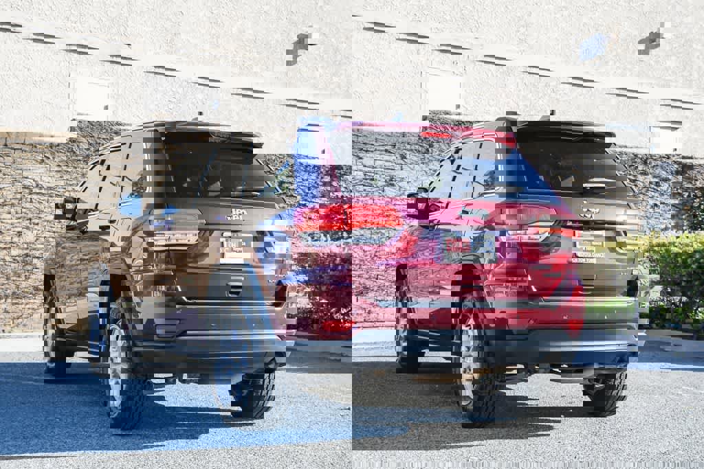 Used 2016 Jeep Grand Cherokee Laredo w/ Quick Order Package 23E image 9