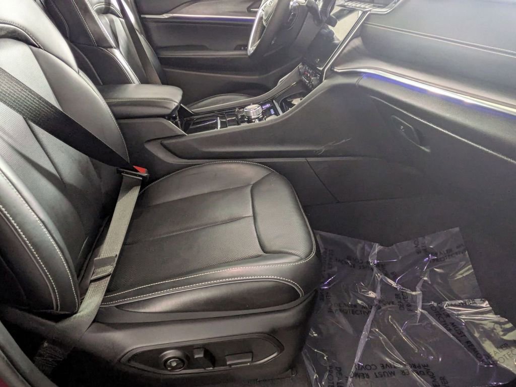 Certified 2023 Jeep Grand Cherokee Overland image 26