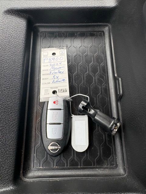 Used 2024 Nissan Frontier SV image 6