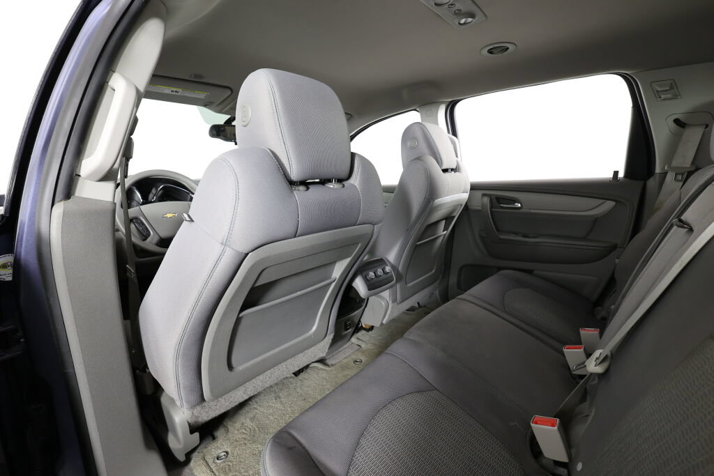 Used 2014 Chevrolet Traverse LS FWD image 14