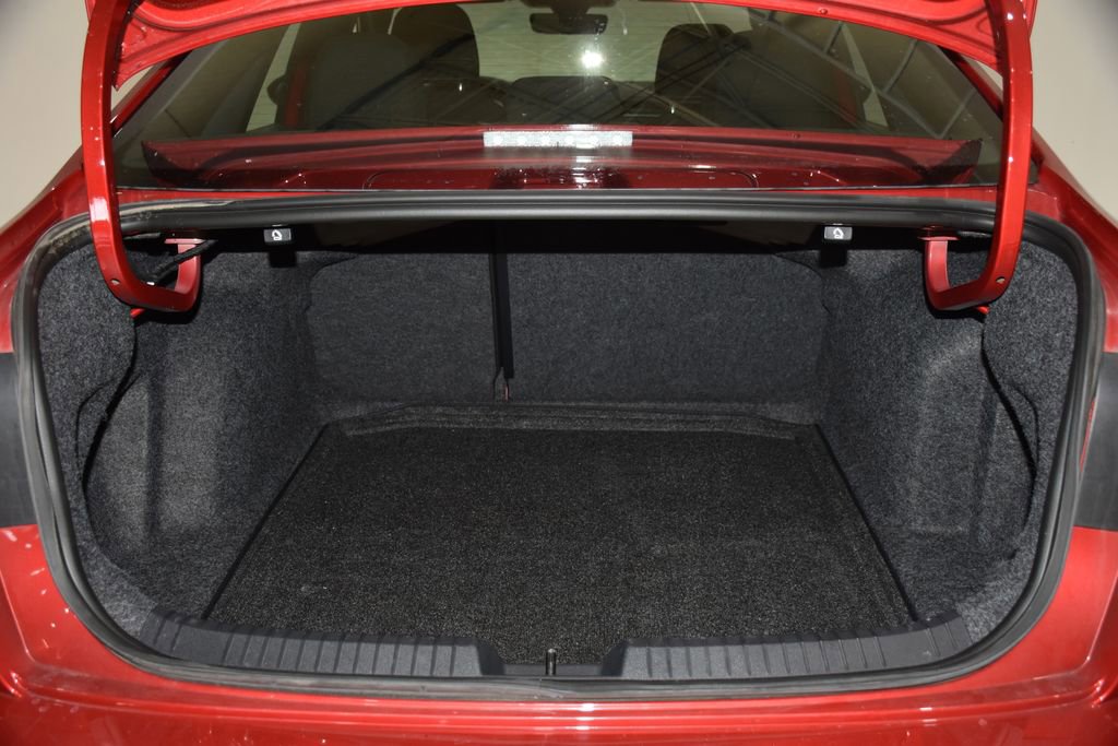 Used 2025 Volkswagen Jetta Sport image 32