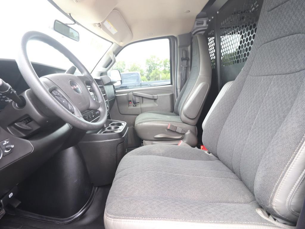 Used 2024 GMC Savana 2500 w/ Driver Convenience Package image 2