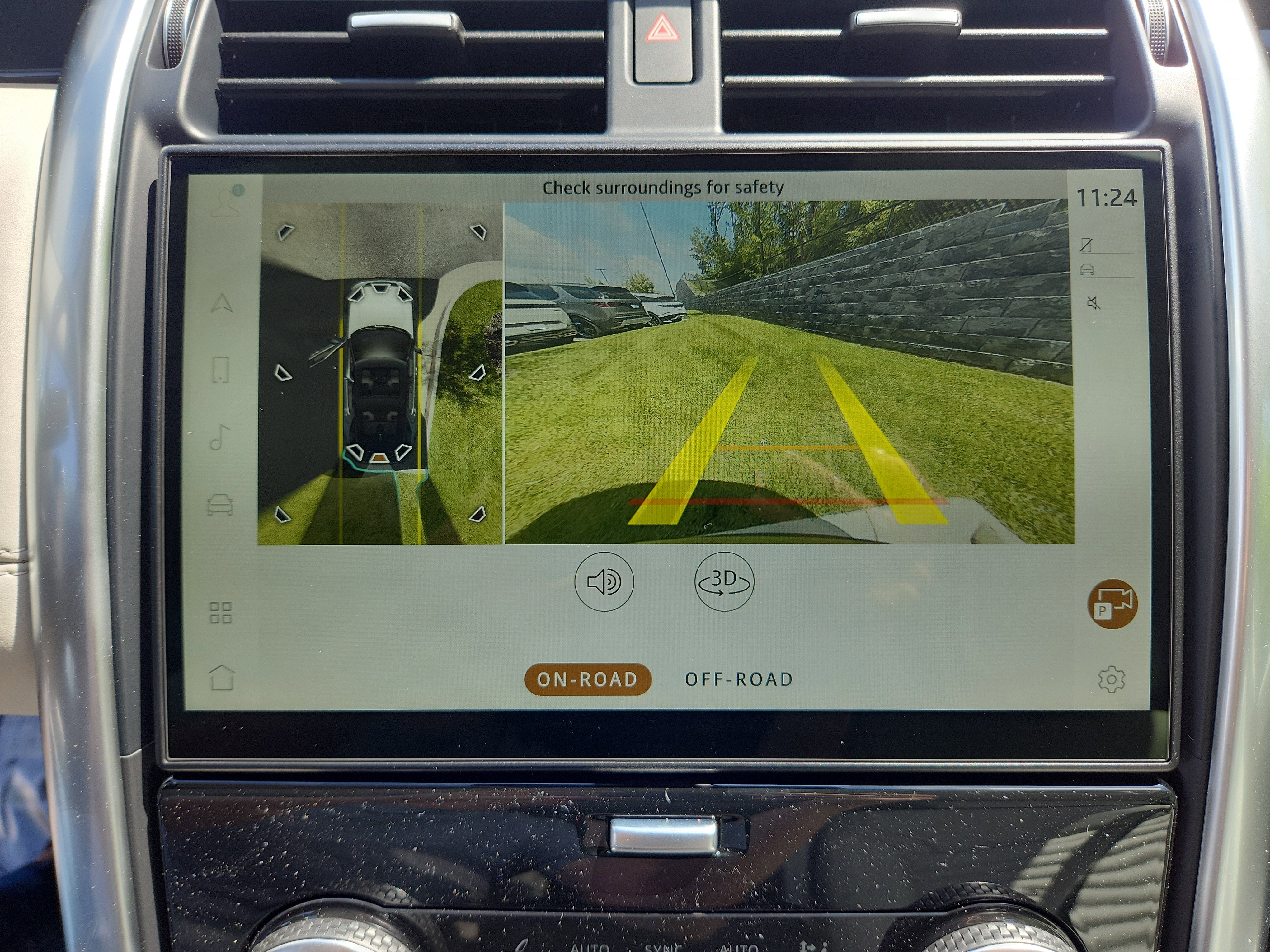 New 2025 Land Rover Discovery S image 22