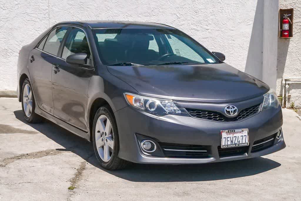 Used 2014 Toyota Camry SE FWD image 3