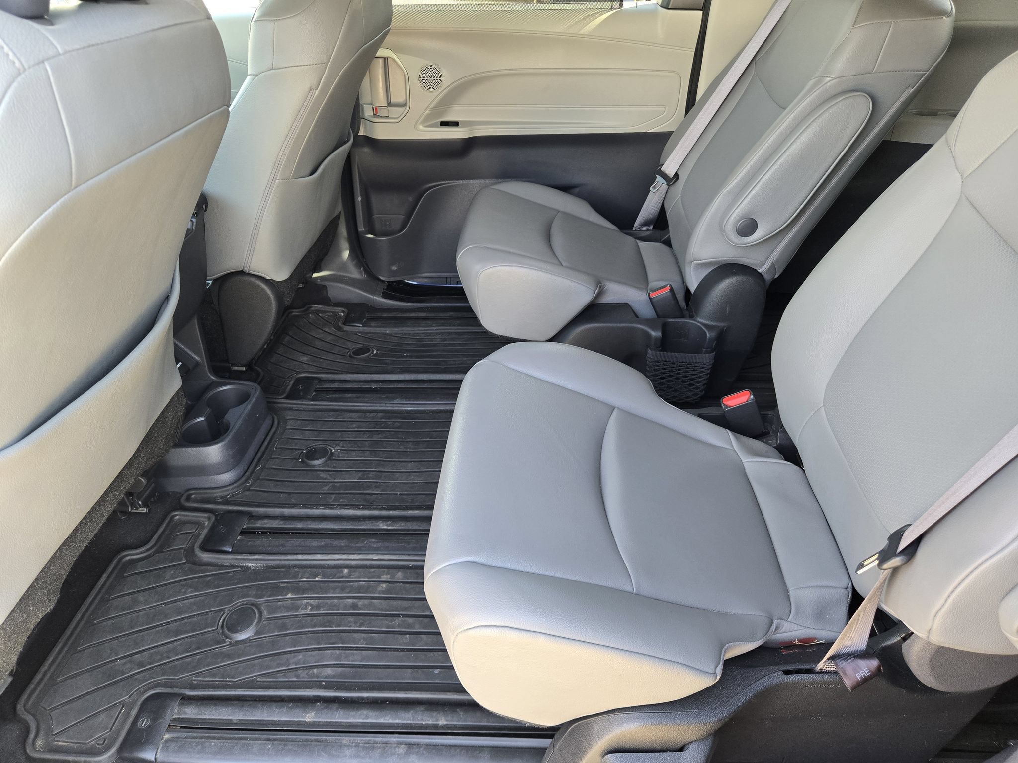 Used 2022 Toyota Sienna XLE w/ XLE Plus Package AWD/4WD image 31