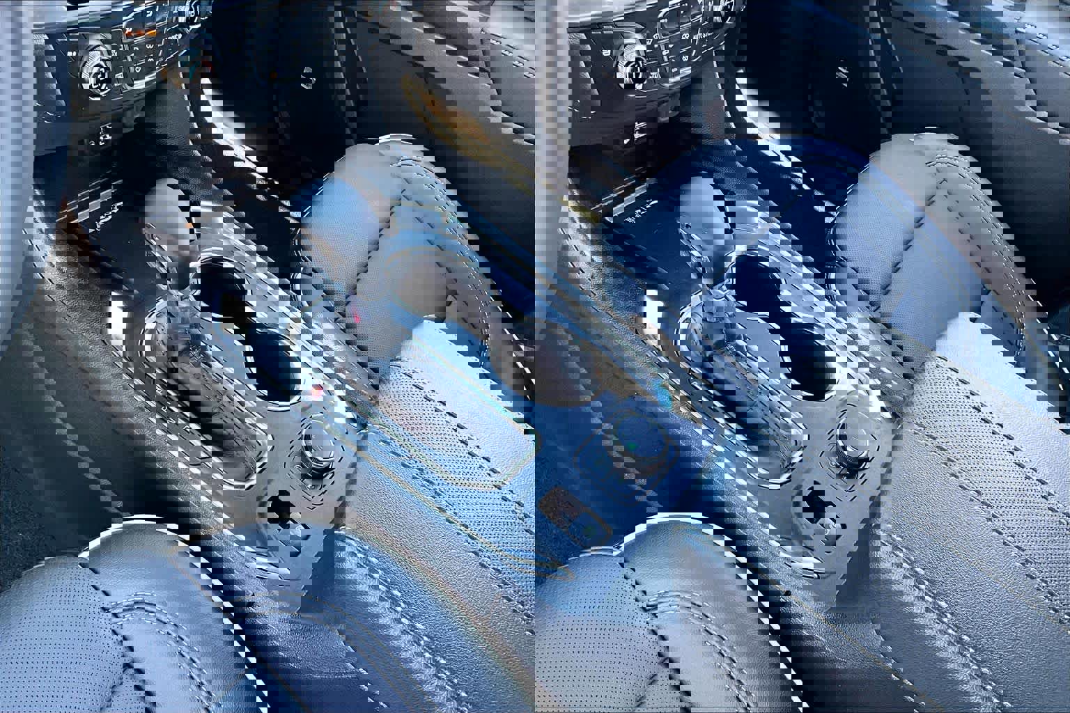 Used 2023 Chevrolet Traverse Premier w/ Redline Edition image 16