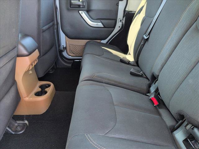 Used 2018 Jeep Wrangler Unlimited Sahara image 16