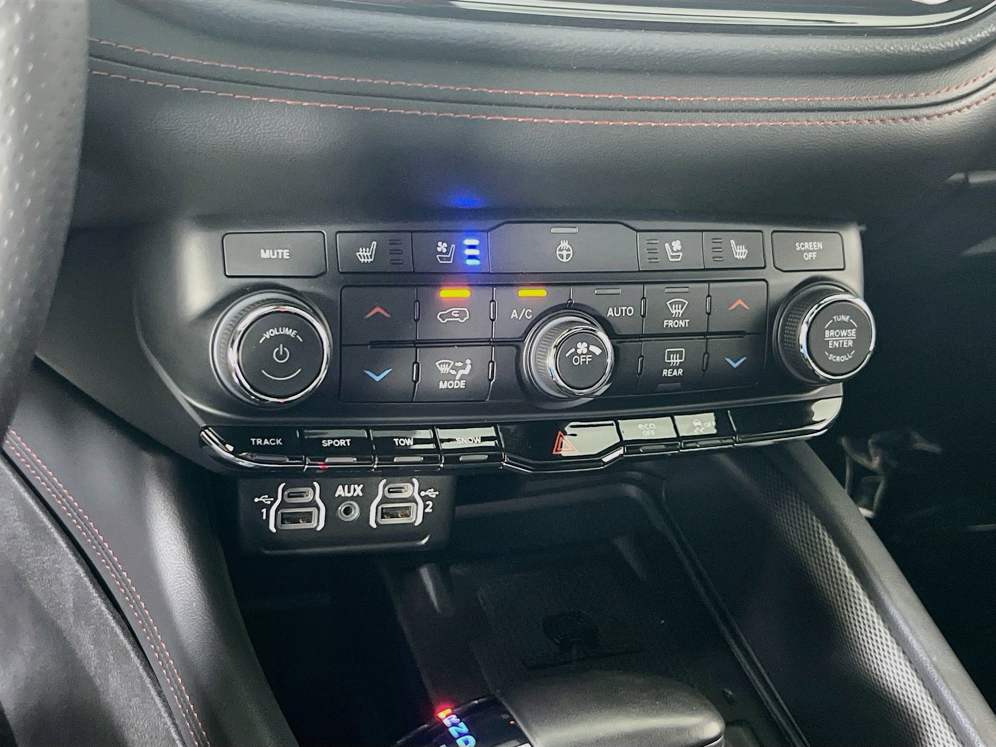 Used 2023 Dodge Durango R/T w/ Tow 'N Go Package AWD/4WD image 16