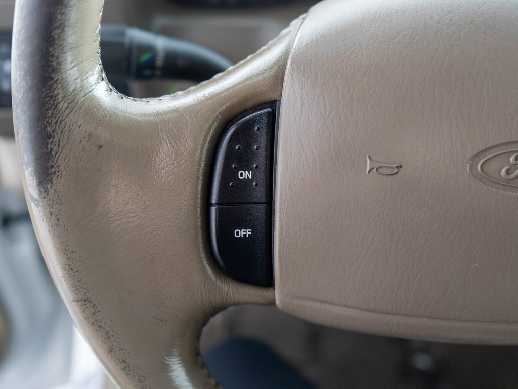 Used 2000 Ford F250 Lariat image 15