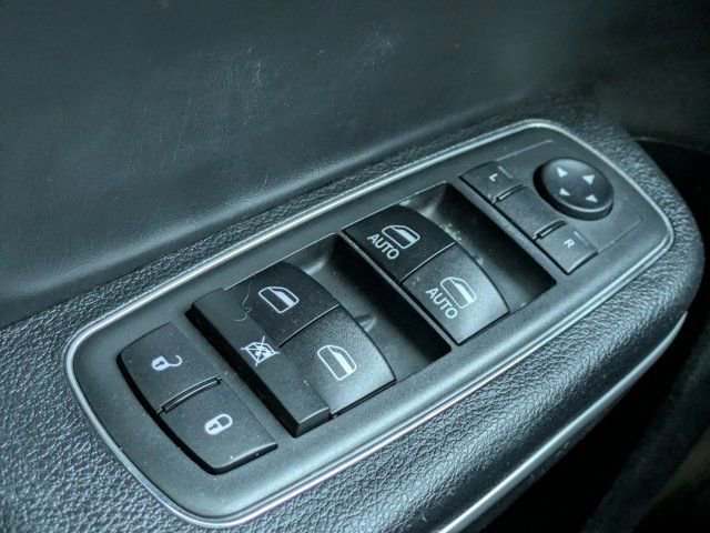 Used 2019 Chrysler 300 S w/ 300S Premium Group 2 image 19