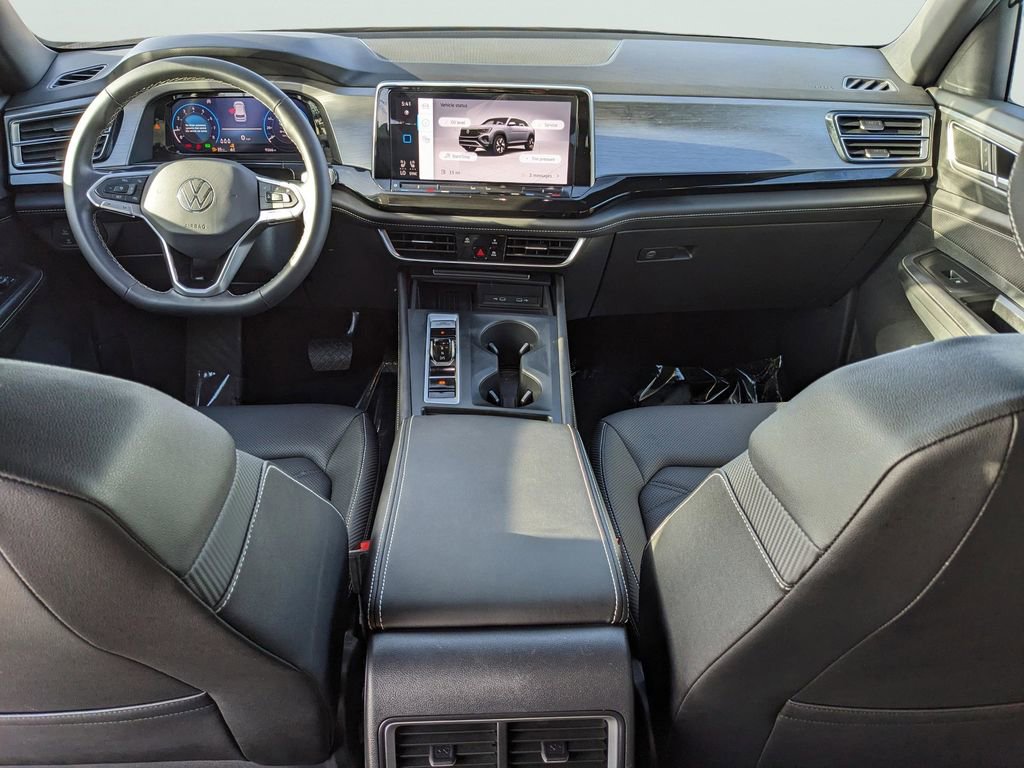 Certified 2025 Volkswagen Atlas Cross Sport SE FWD image 13
