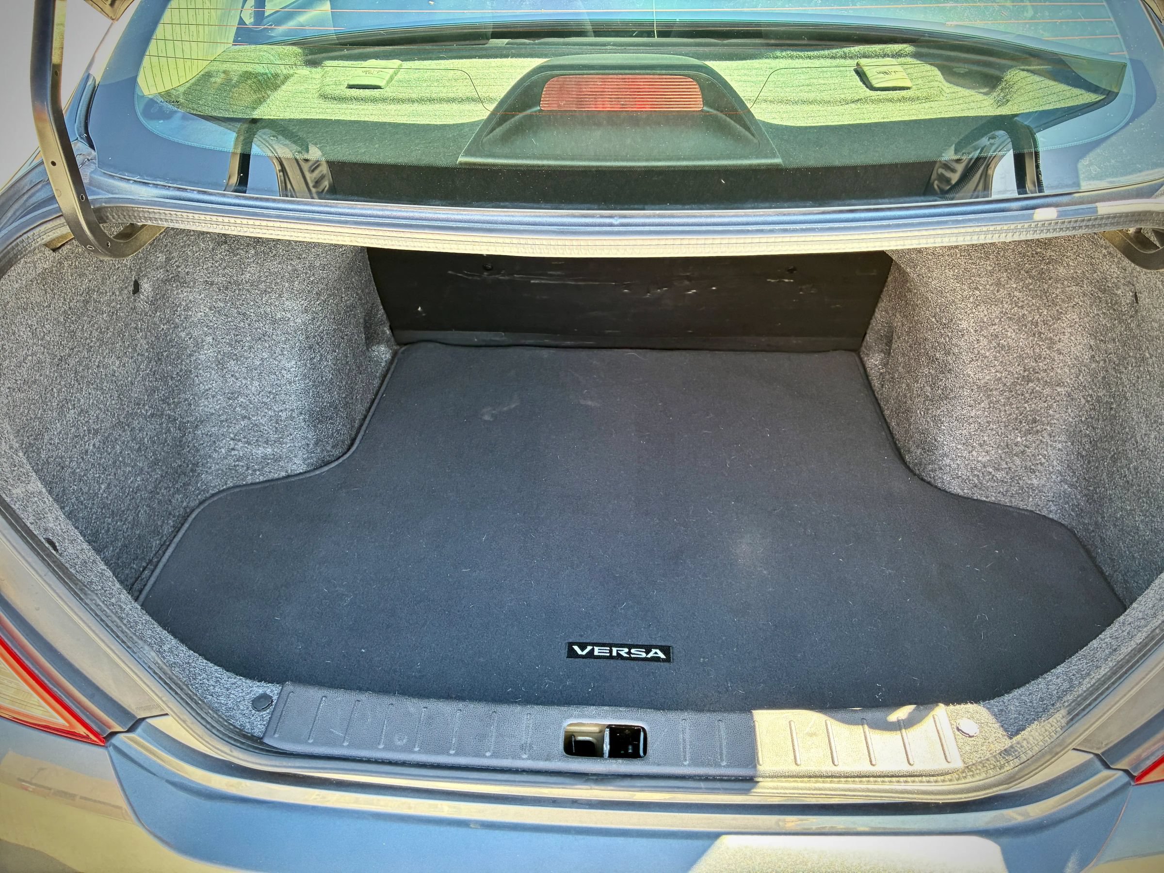Used 2018 Nissan Versa S FWD image 23