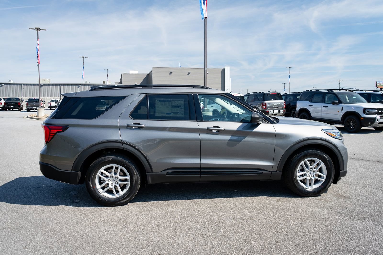 New 2026 Ford Explorer Active RWD image 11