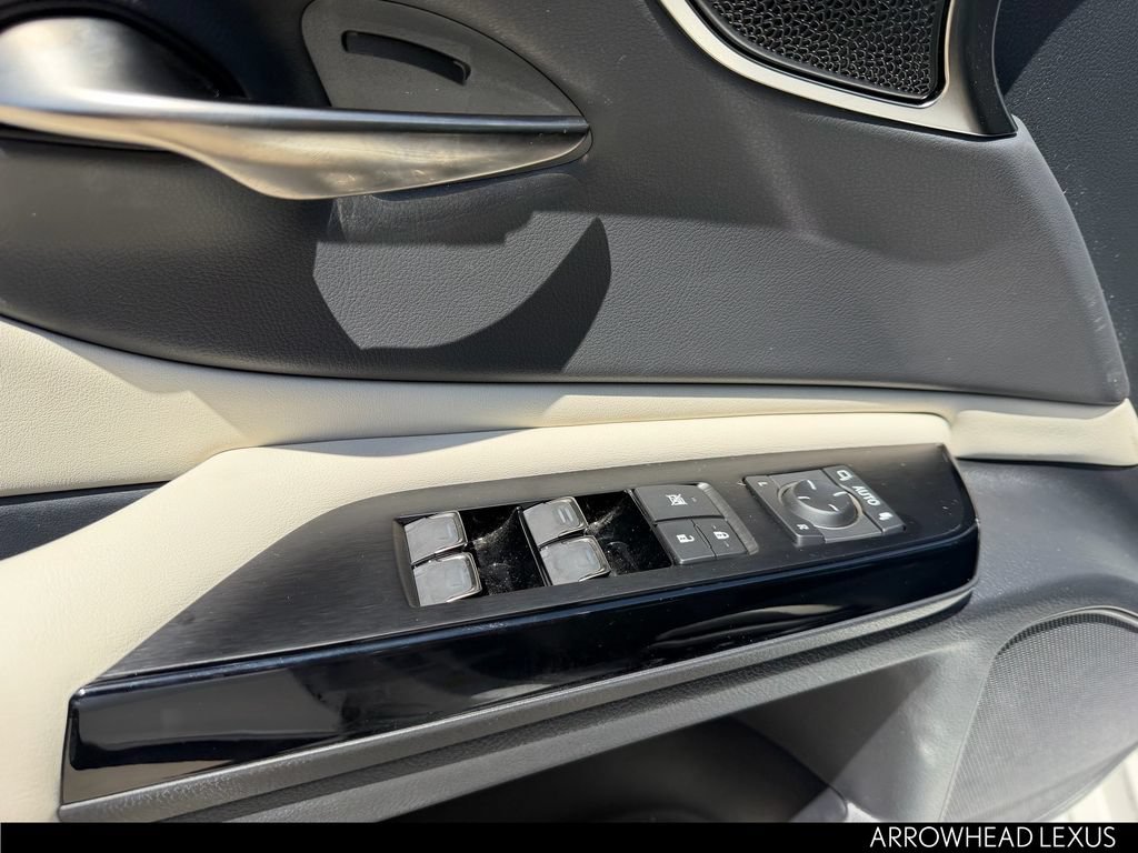 Used 2024 Lexus ES 300h Ultra Luxury w/ Accessory Package (Z1) FWD image 25