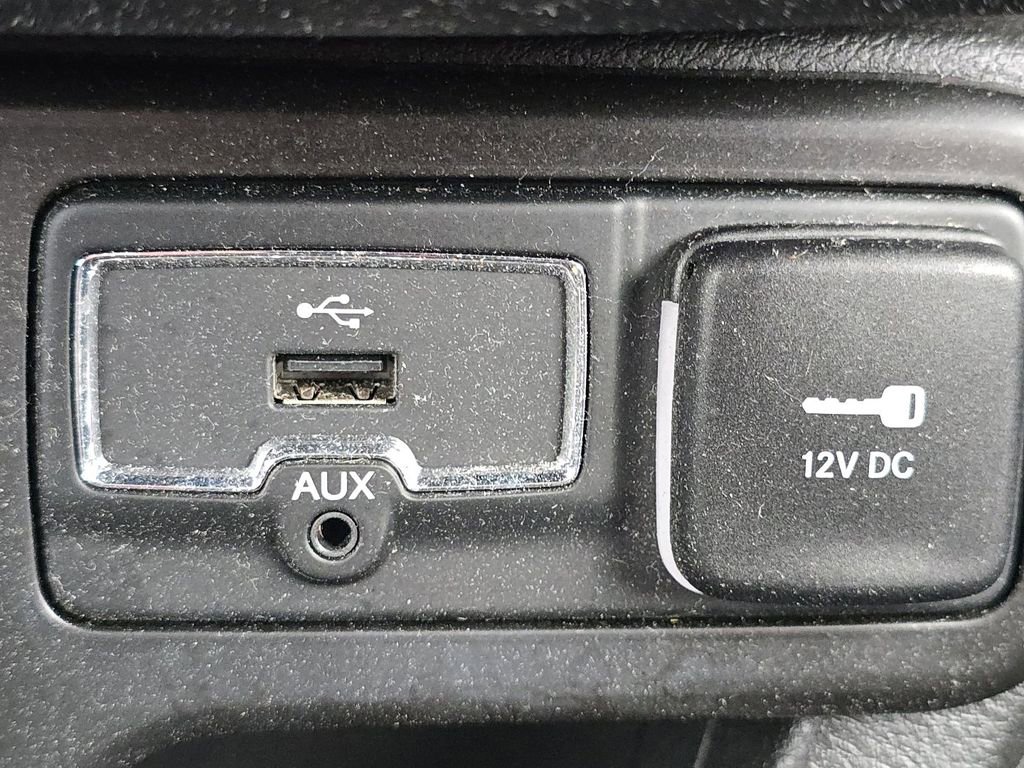 Used 2021 Jeep Renegade Sport image 4