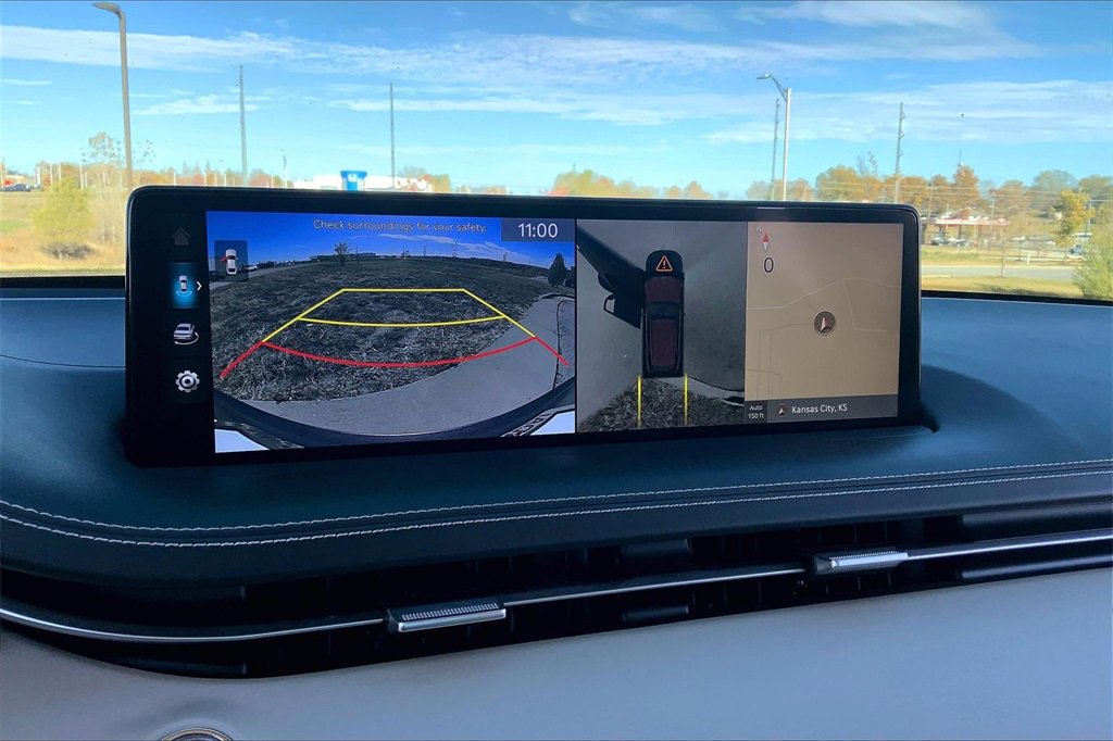 Used 2023 Genesis GV70 3.5T Sport w/ Sport Prestige Package image 15