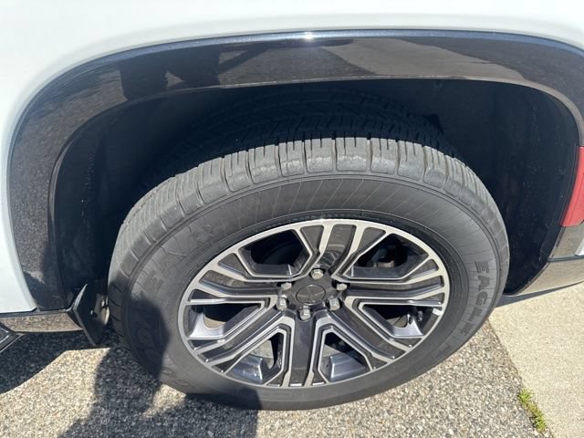 Used 2023 Jeep Wagoneer L Series II AWD/4WD image 13