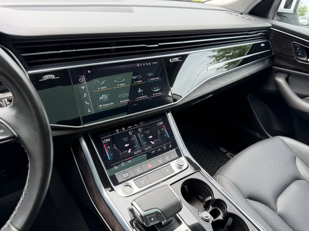 Used 2022 Audi Q8 Premium Plus AWD/4WD image 17