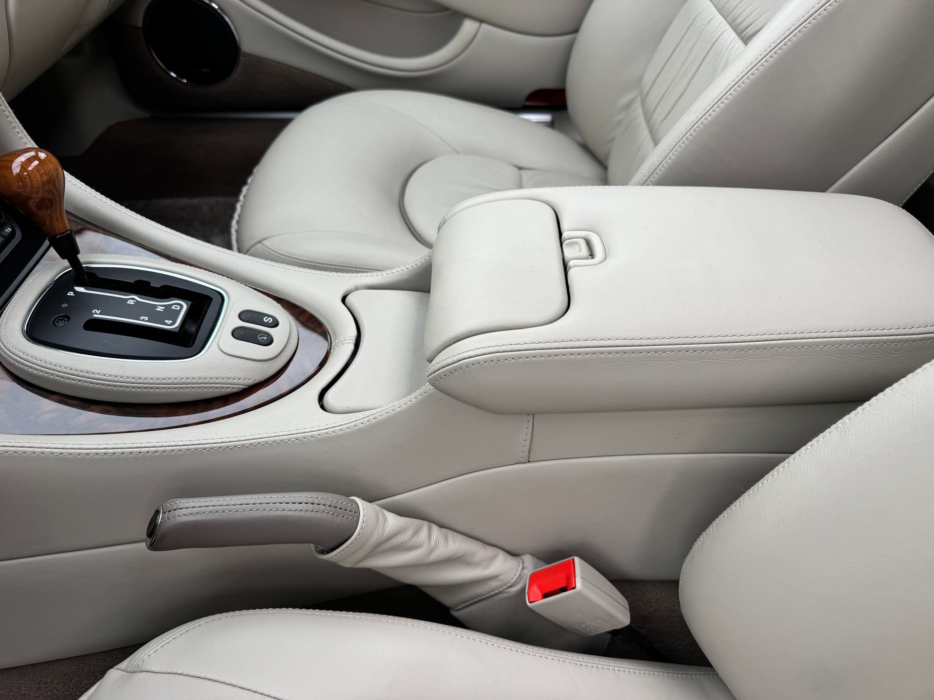 Used 2001 Jaguar XJ Supercharged RWD image 76