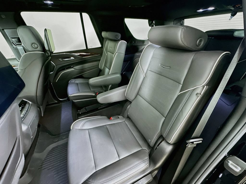Certified 2024 Cadillac Escalade Premium Luxury w/ Performance Package AWD/4WD image 31