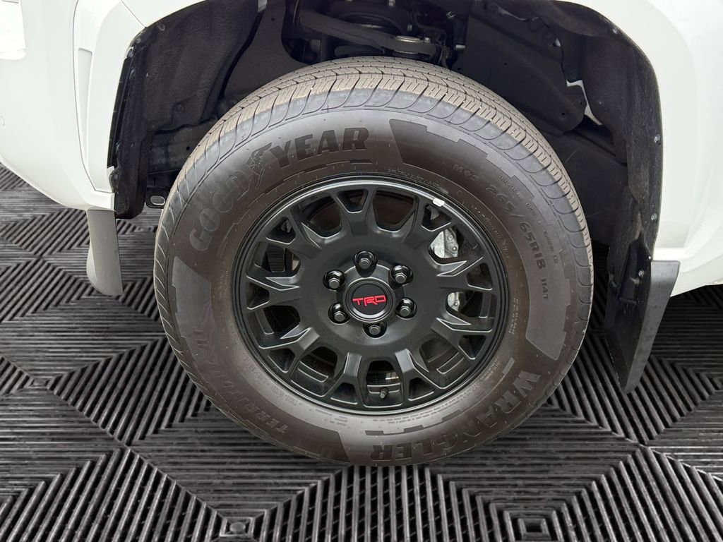 Used 2025 Toyota Tacoma SR5 AWD/4WD image 14