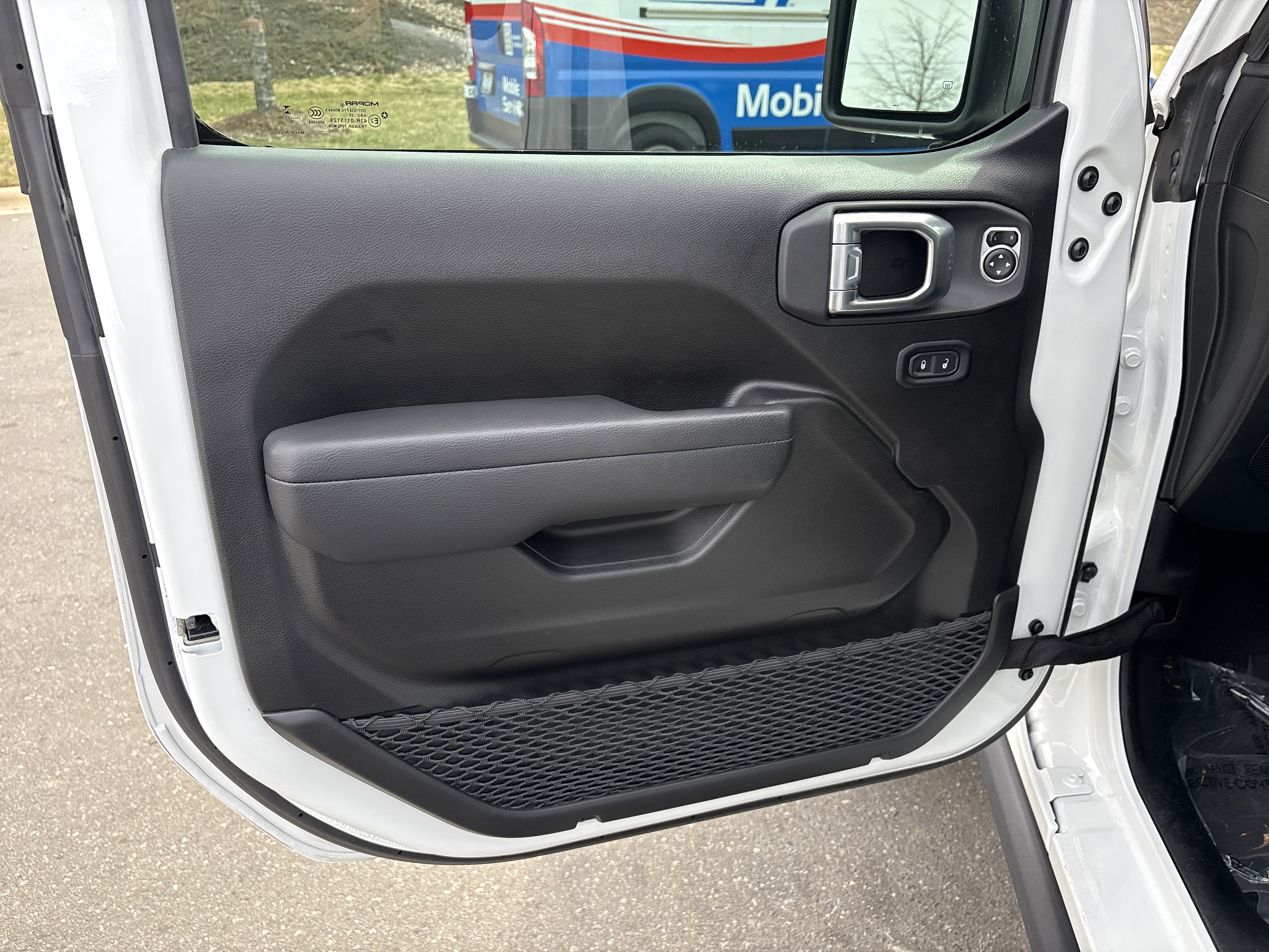 Certified 2025 Jeep Gladiator Nighthawk image 16