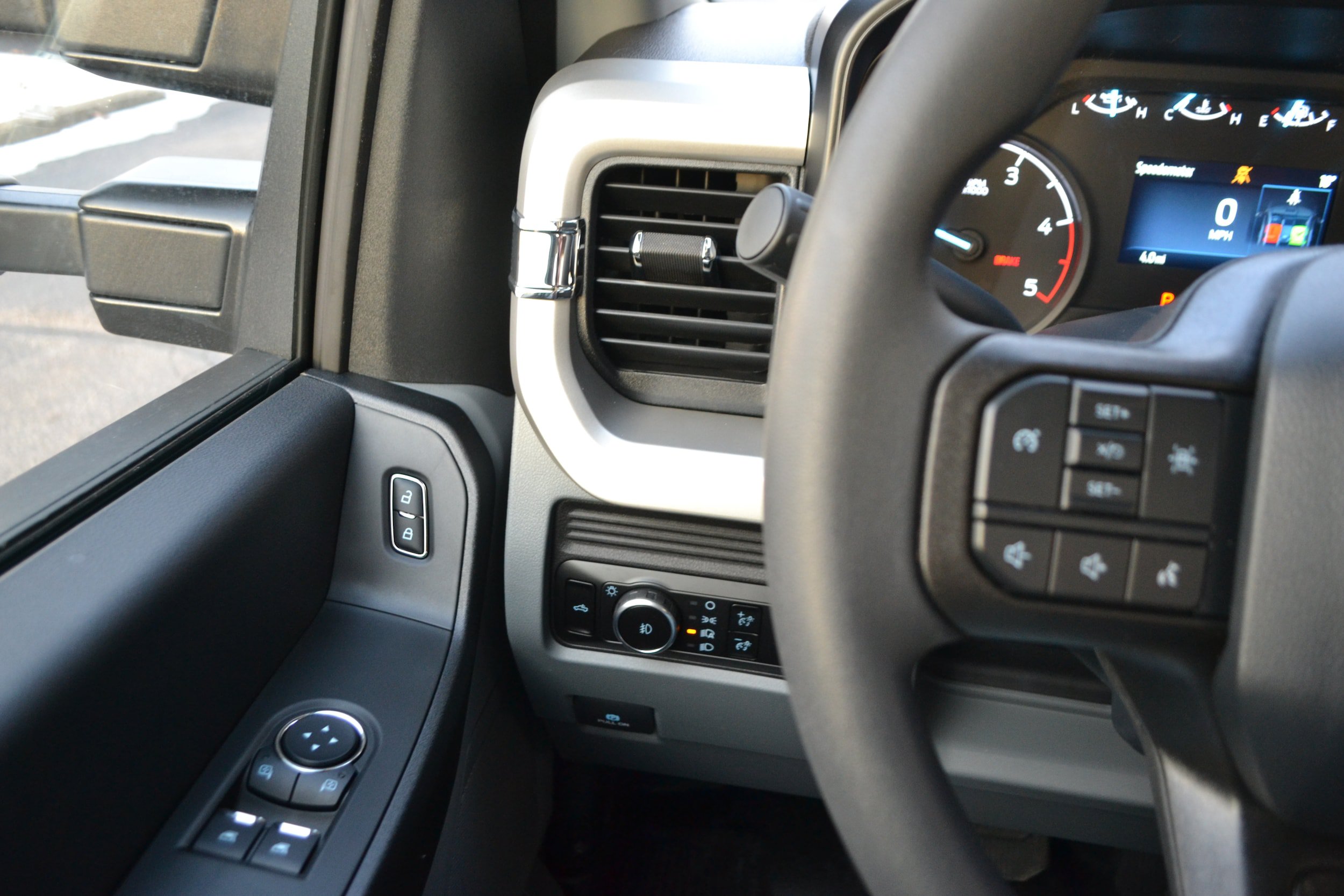 Used 2025 Ford F450 XL w/ XL Chrome Package RWD image 4