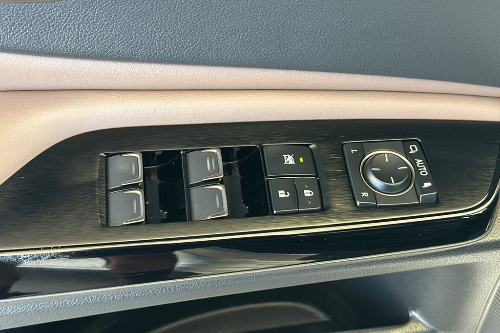 Used 2024 Lexus ES 350 w/ Premium Package FWD image 12