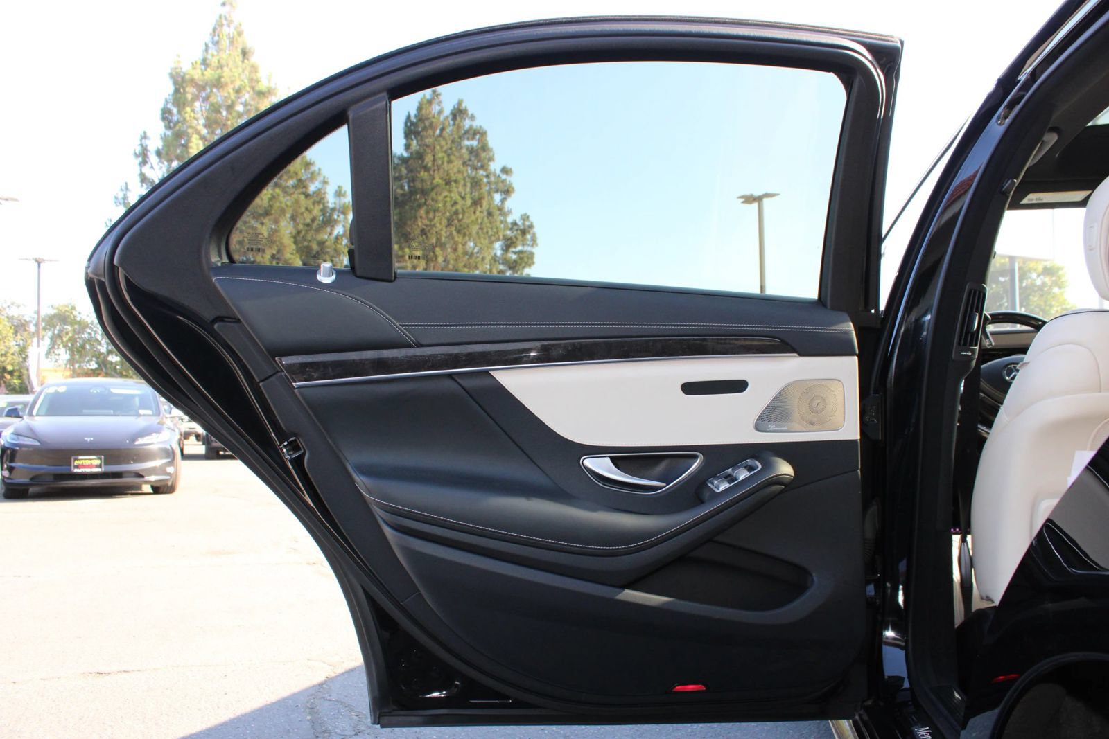 Used 2015 Mercedes-Benz S 550 Sedan image 14