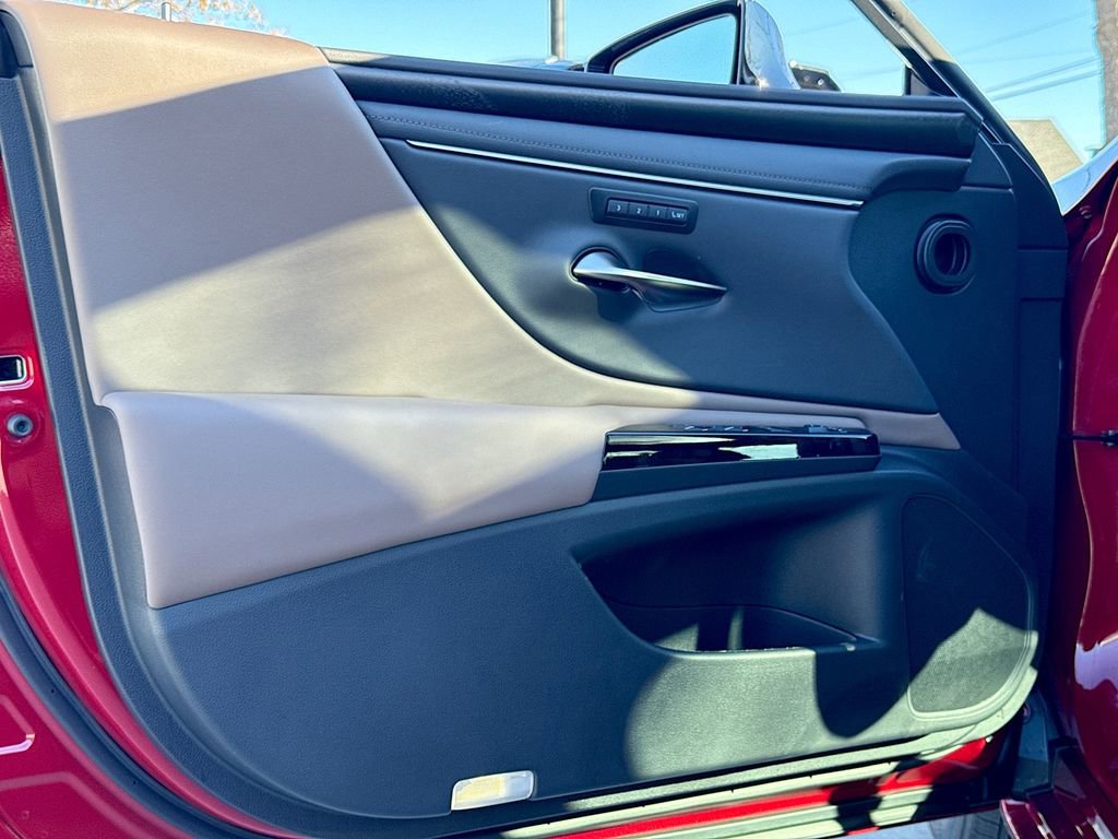 New 2025 Lexus ES 350 w/ Premium Package image 12
