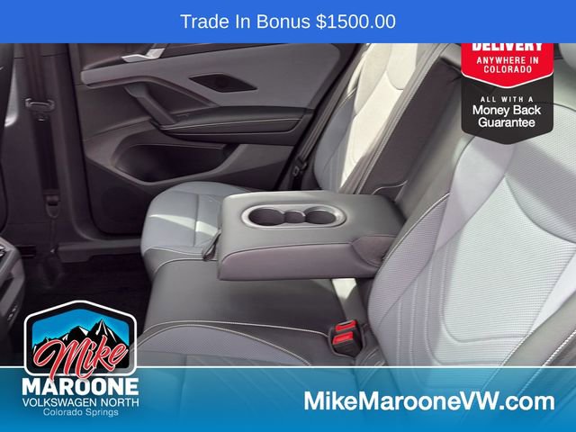 Used 2025 Volkswagen Tiguan SE R-Line image 15