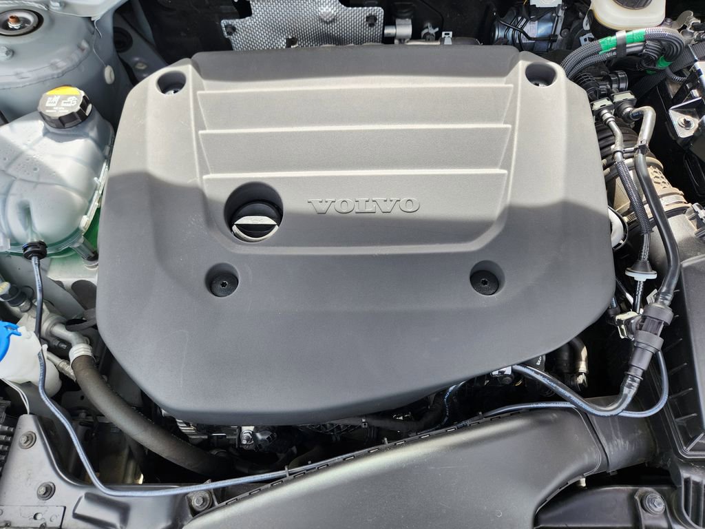 New 2025 Volvo XC40 B5 Plus w/ Protection Package Premier image 19