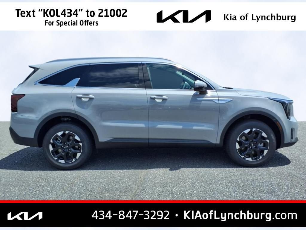 New 2025 Kia Sorento S image 3