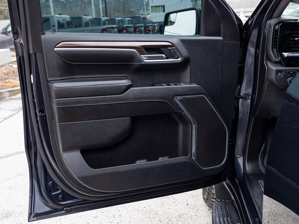 Used 2024 Chevrolet Silverado 1500 RST w/ Protection Package image 11