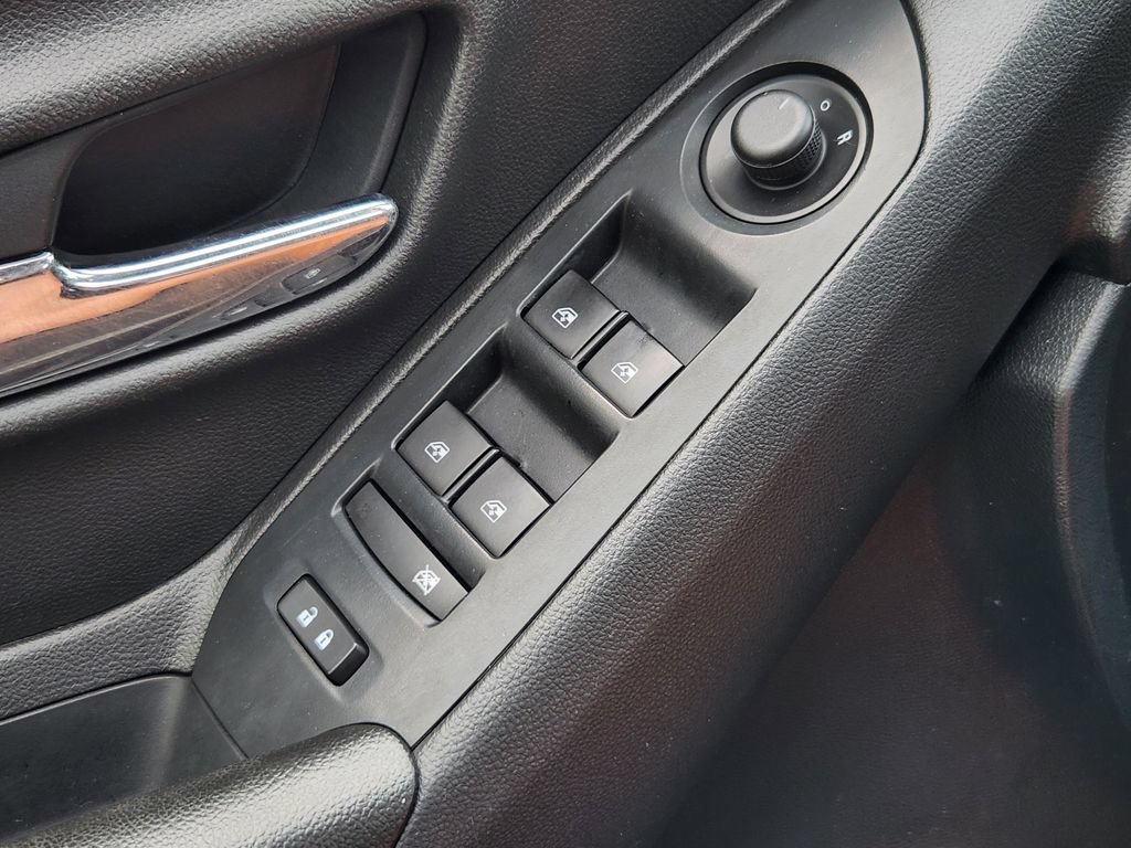 Used 2021 Chevrolet Trax LS w/ Tint and Cruise Package FWD image 14