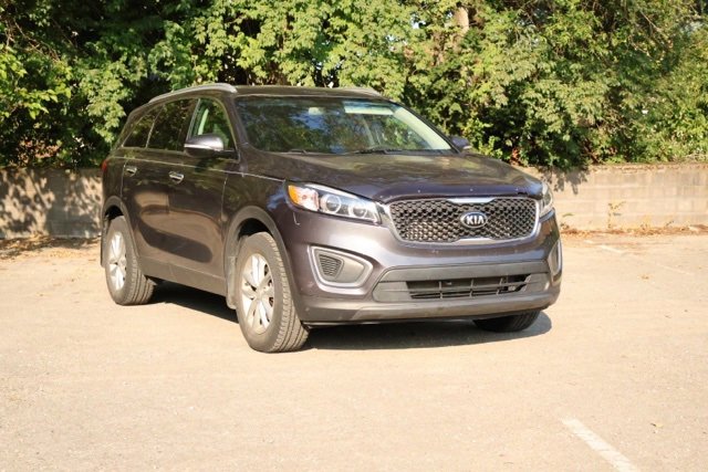 Used 2016 Kia Sorento LX w/ LX Convenience Package