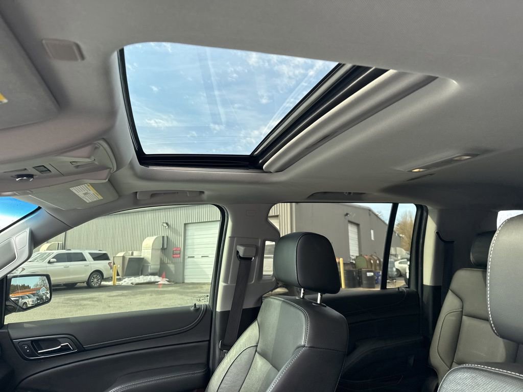 Used 2019 GMC Yukon XL SLT w/ Graphite Performance Edition image 11