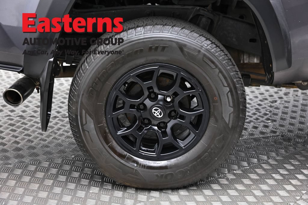 Used 2021 Toyota Tacoma SR w/ SX Package AWD/4WD image 29