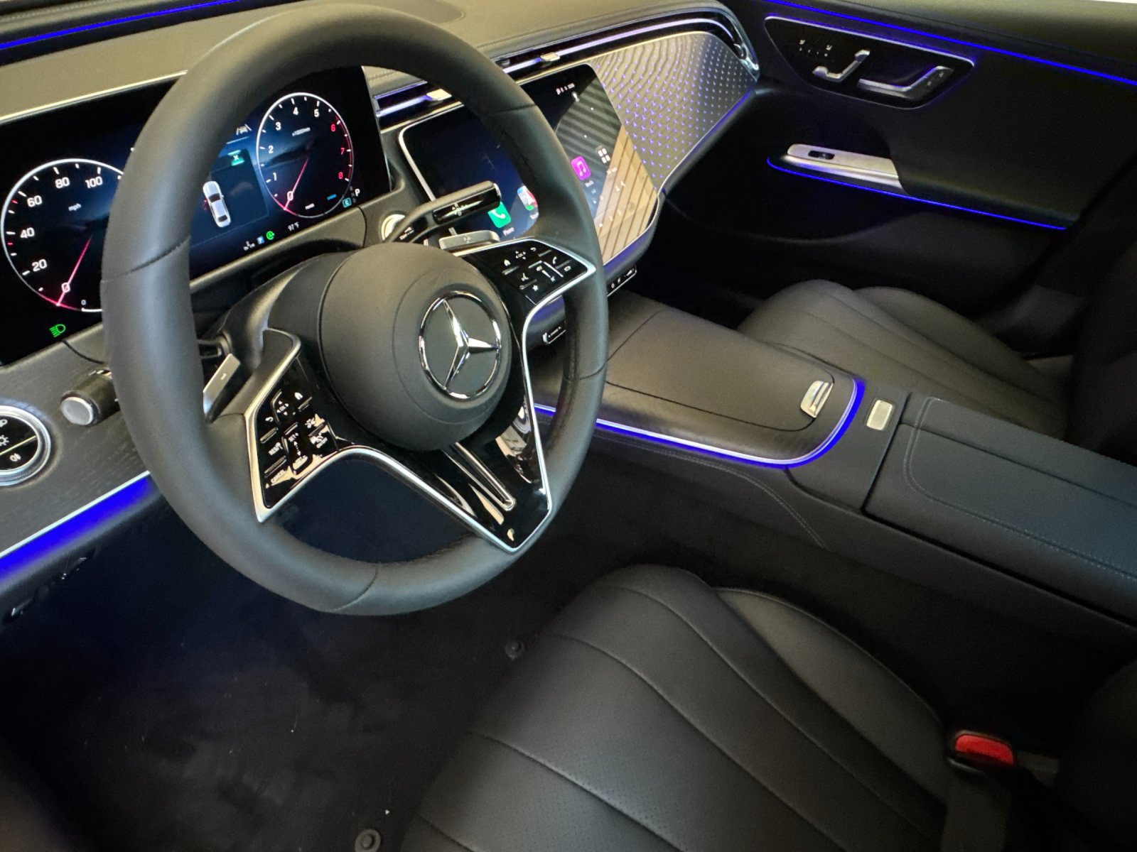 New 2026 Mercedes-Benz E 450 4MATIC Sedan image 10