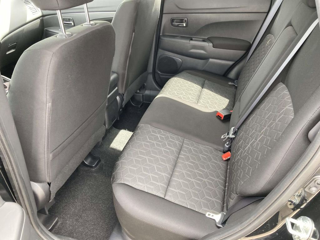 Used 2025 Mitsubishi Outlander Sport AWD image 12