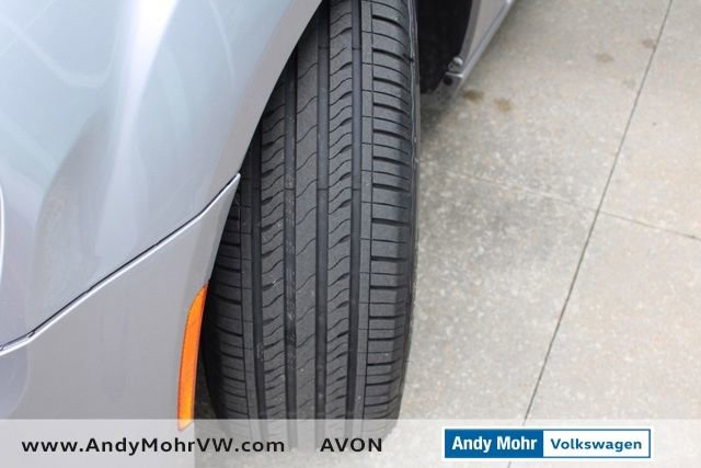 Used 2018 Chrysler 300 Touring w/ Driver Convenience Group image 13