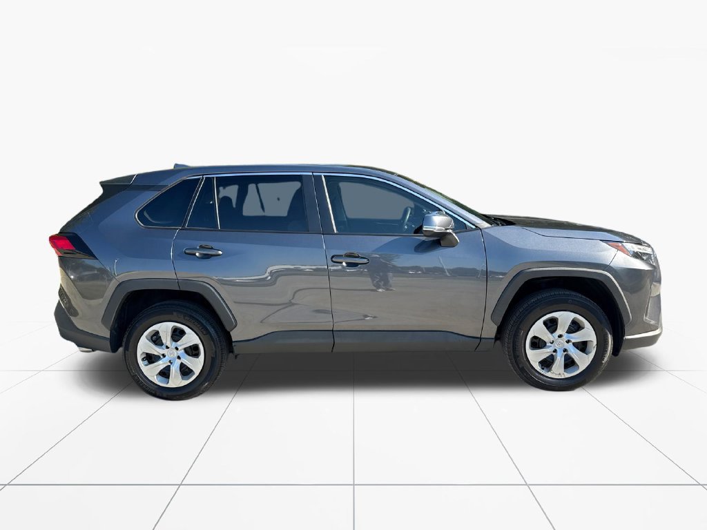 Used 2024 Toyota RAV4 LE FWD image 9