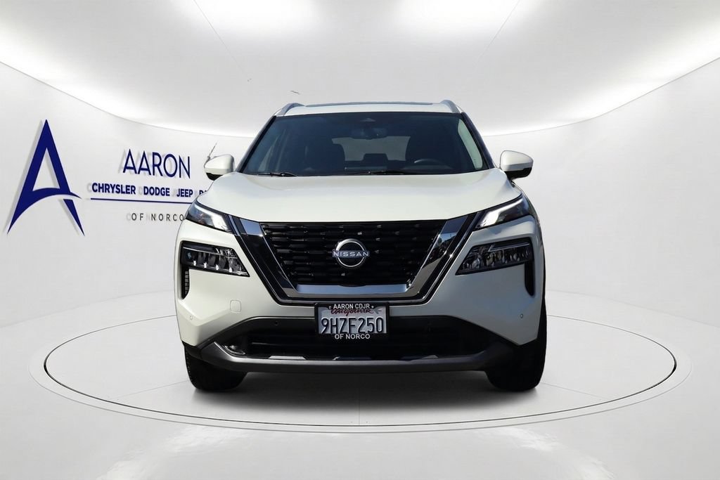 Used 2023 Nissan Rogue SL w/ SL Premium Package FWD image 2