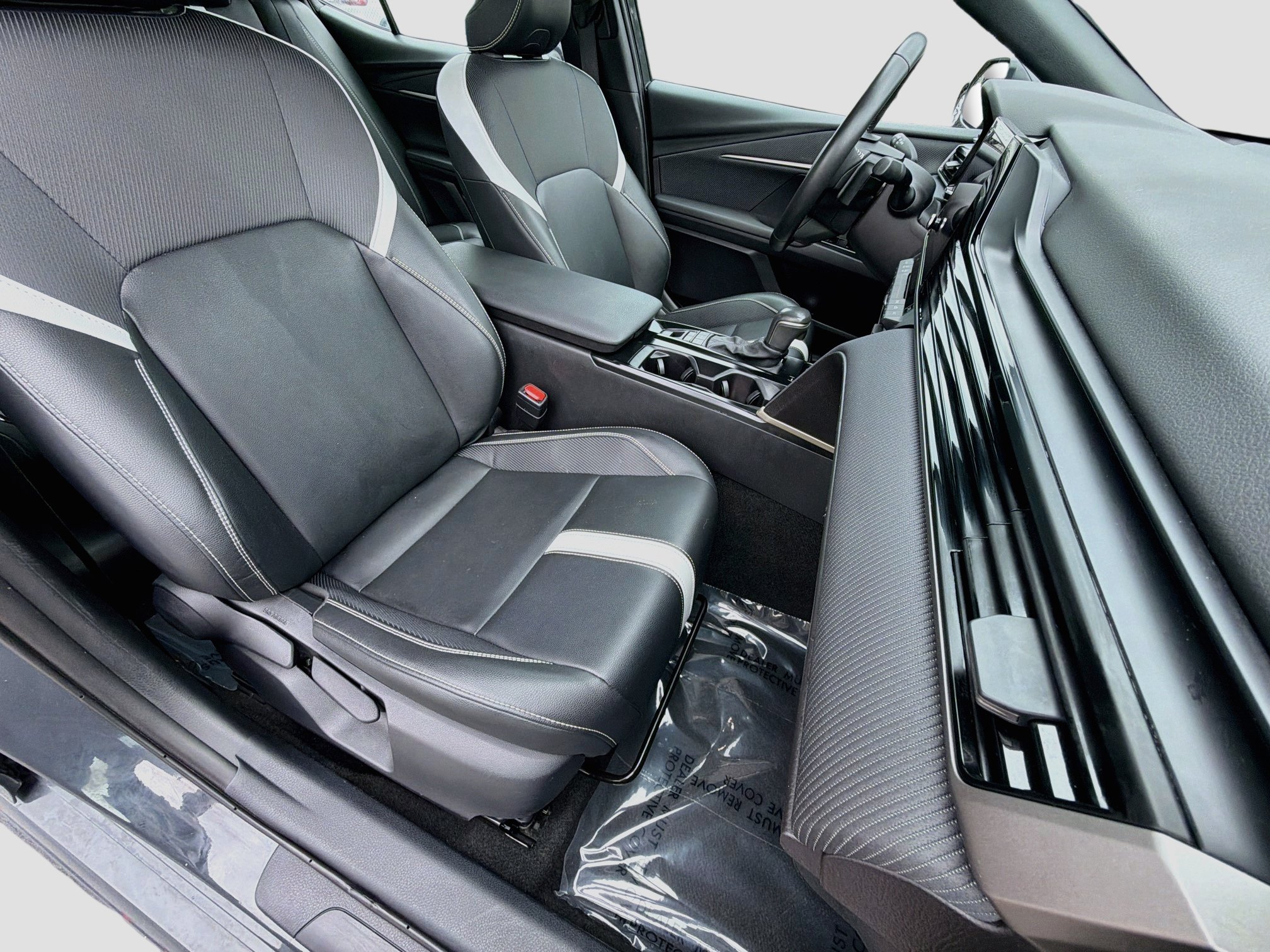 Used 2025 Toyota Camry SE FWD image 14