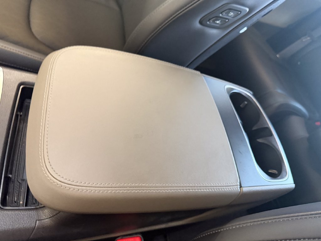 Certified 2025 Kia Carnival SX FWD image 16